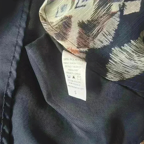 Hayden Los Angeles women’s long sleeve business casual printed top size S - Picture 9 of 9